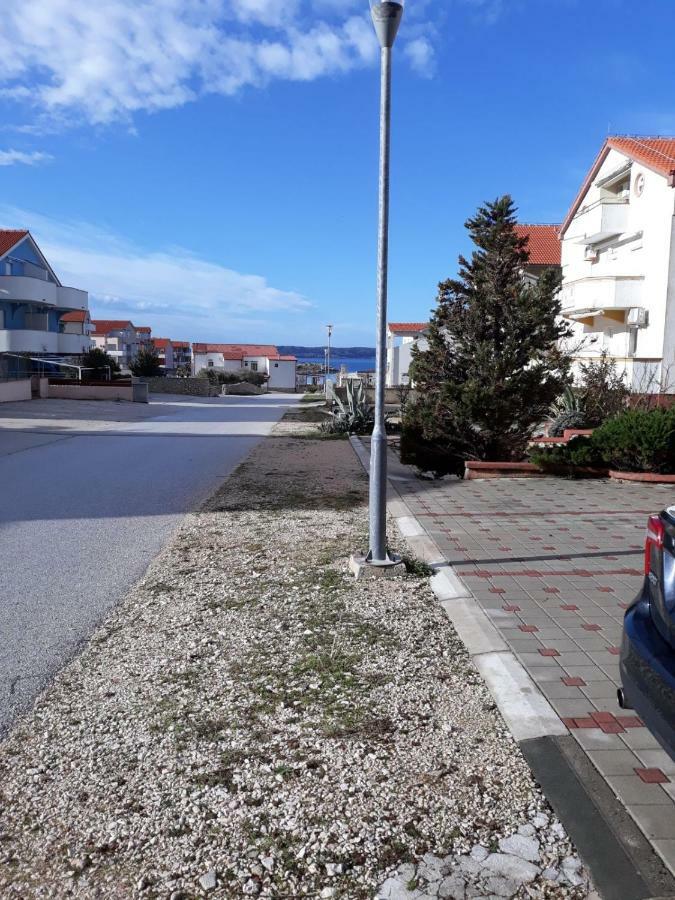 Apartamento Marina & Luka Povljana Exterior foto