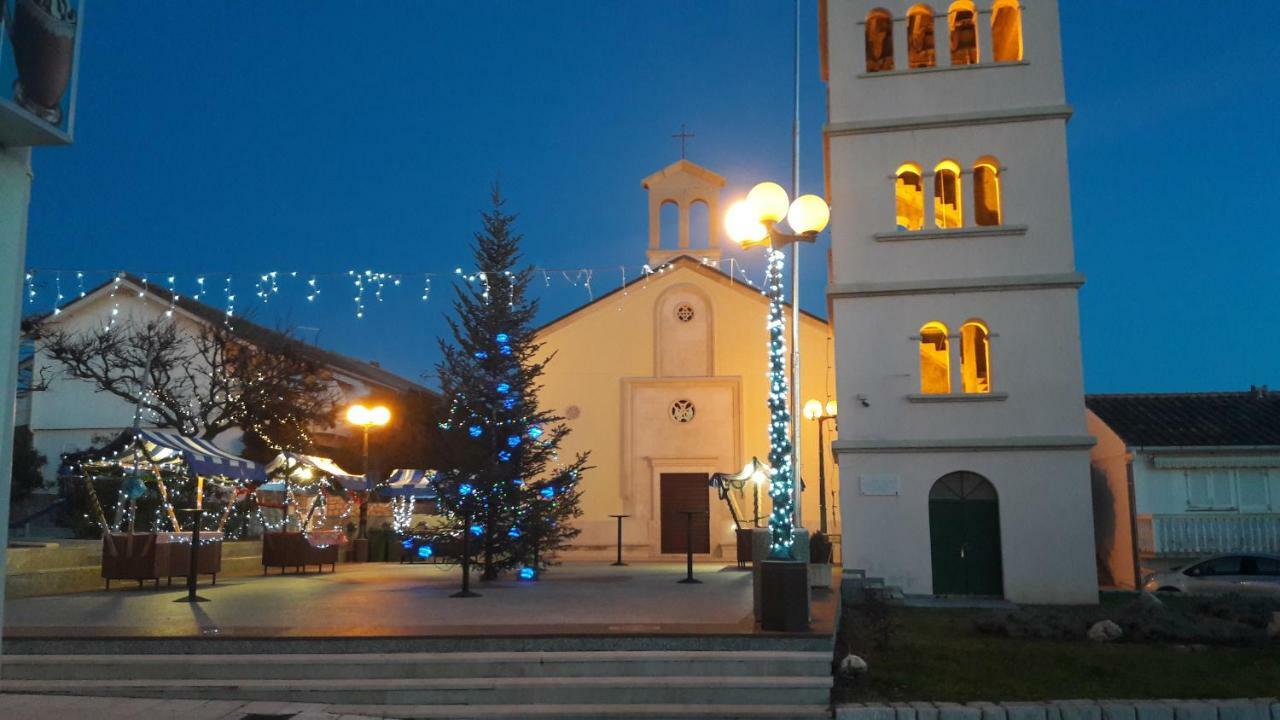 Apartamento Marina & Luka Povljana Exterior foto
