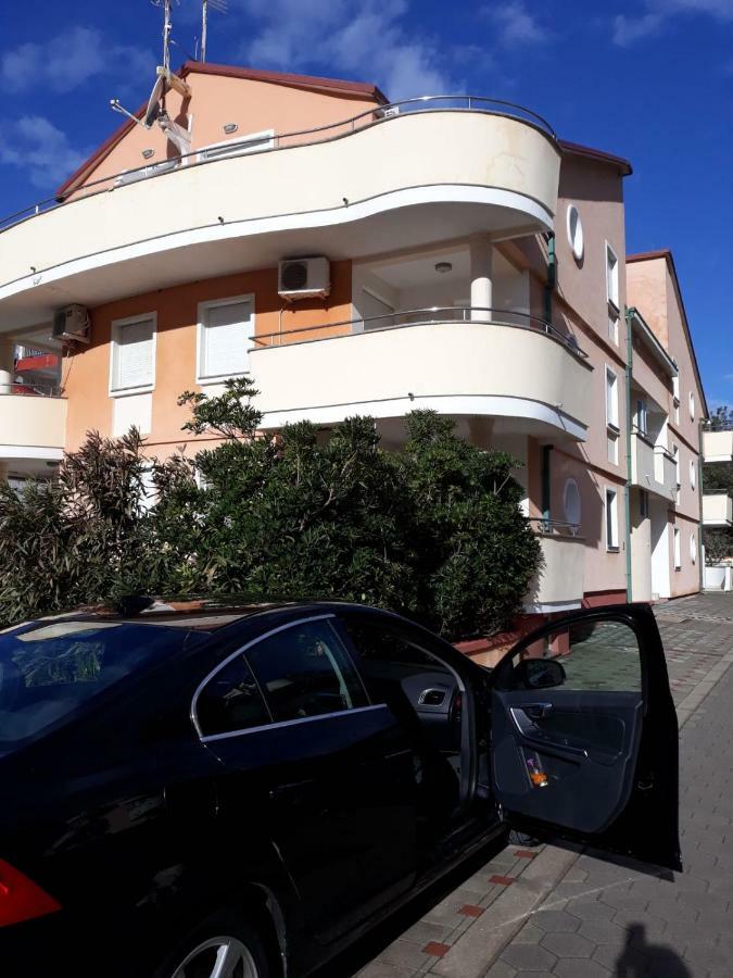 Apartamento Marina & Luka Povljana Exterior foto
