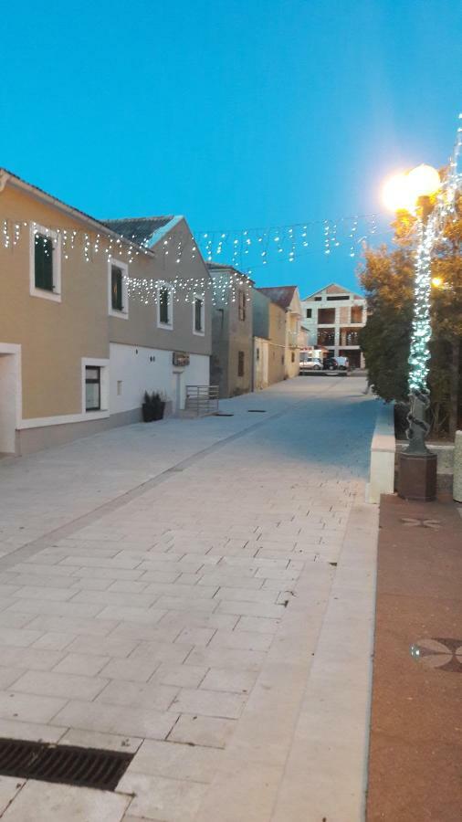 Apartamento Marina & Luka Povljana Exterior foto