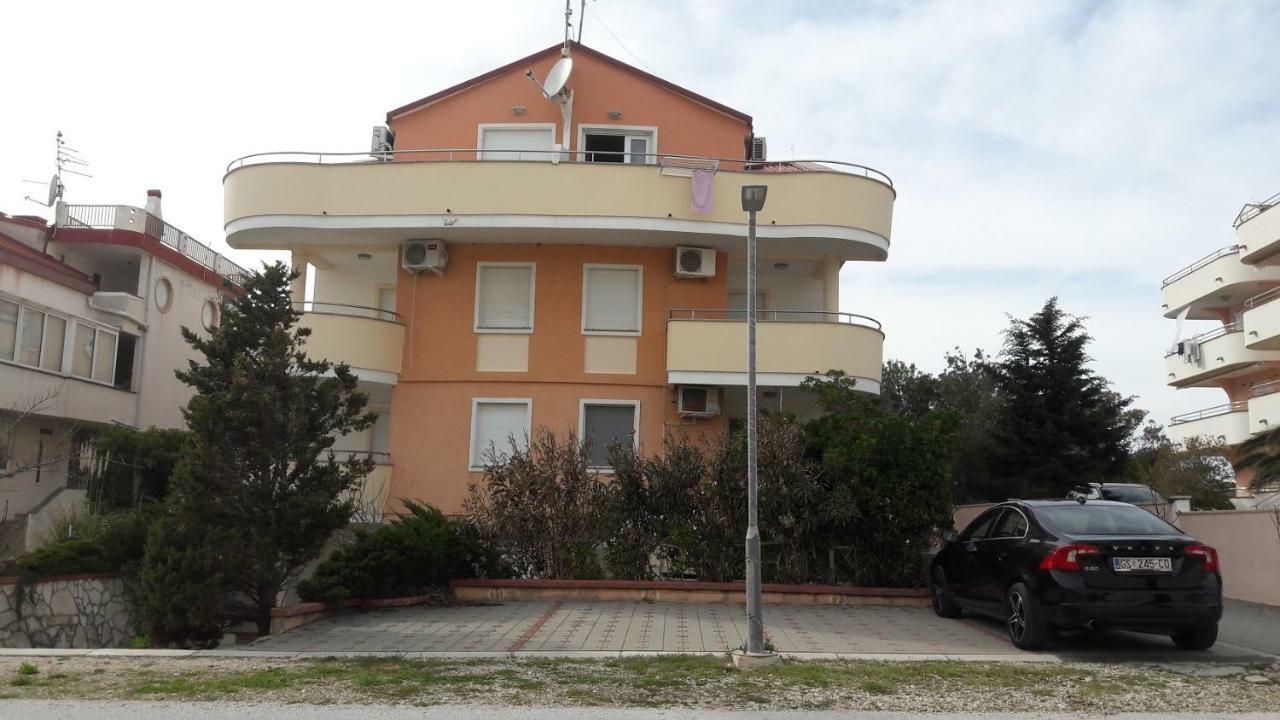 Apartamento Marina & Luka Povljana Exterior foto